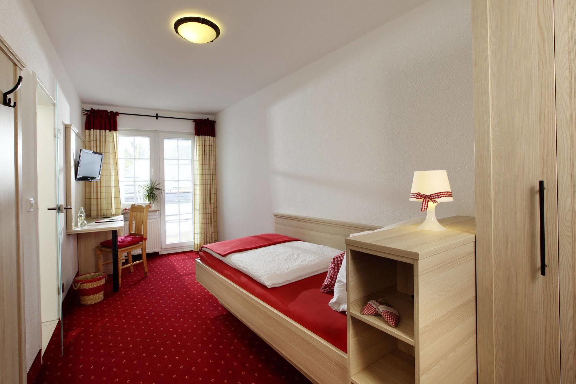 Hotel Garni Dorfkammer Ольсберг Экстерьер фото