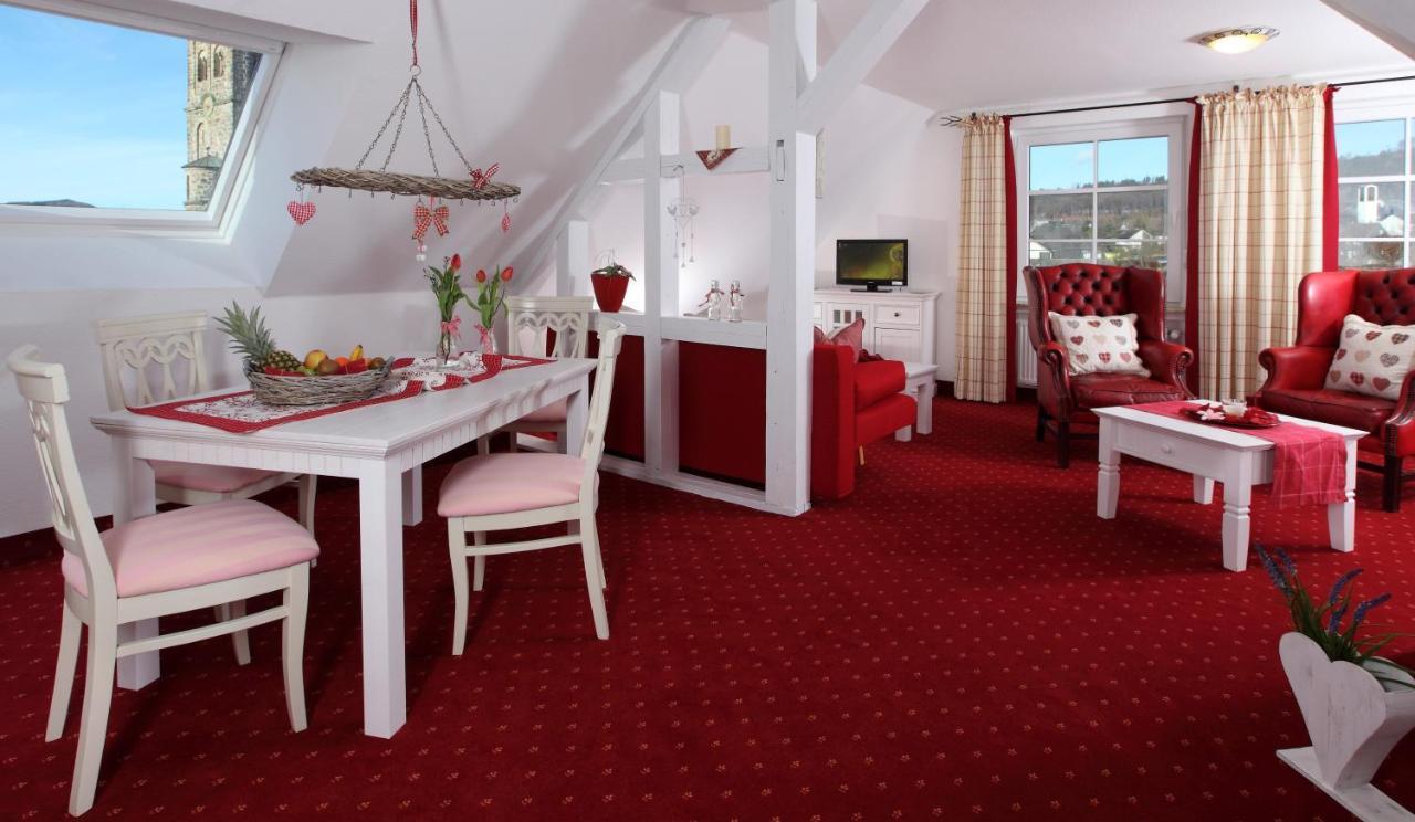 Hotel Garni Dorfkammer Ольсберг Экстерьер фото